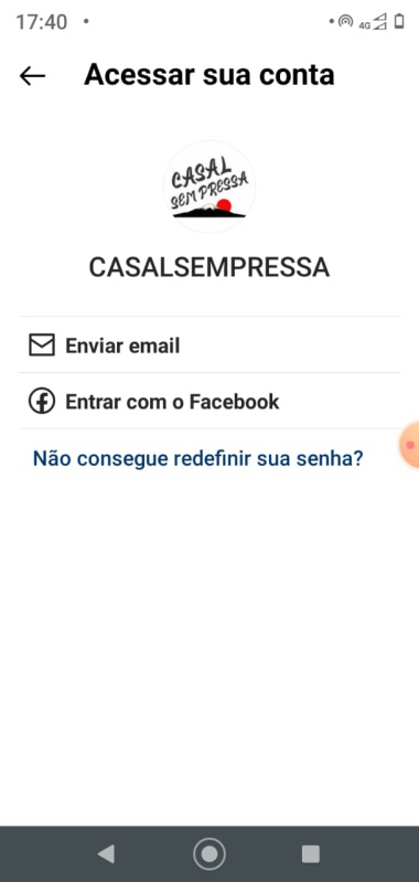 Escolha se quer por email ou com Facebook