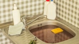 Como Desentupir a Pia da Cozinha com Bicarbonato de Sódio